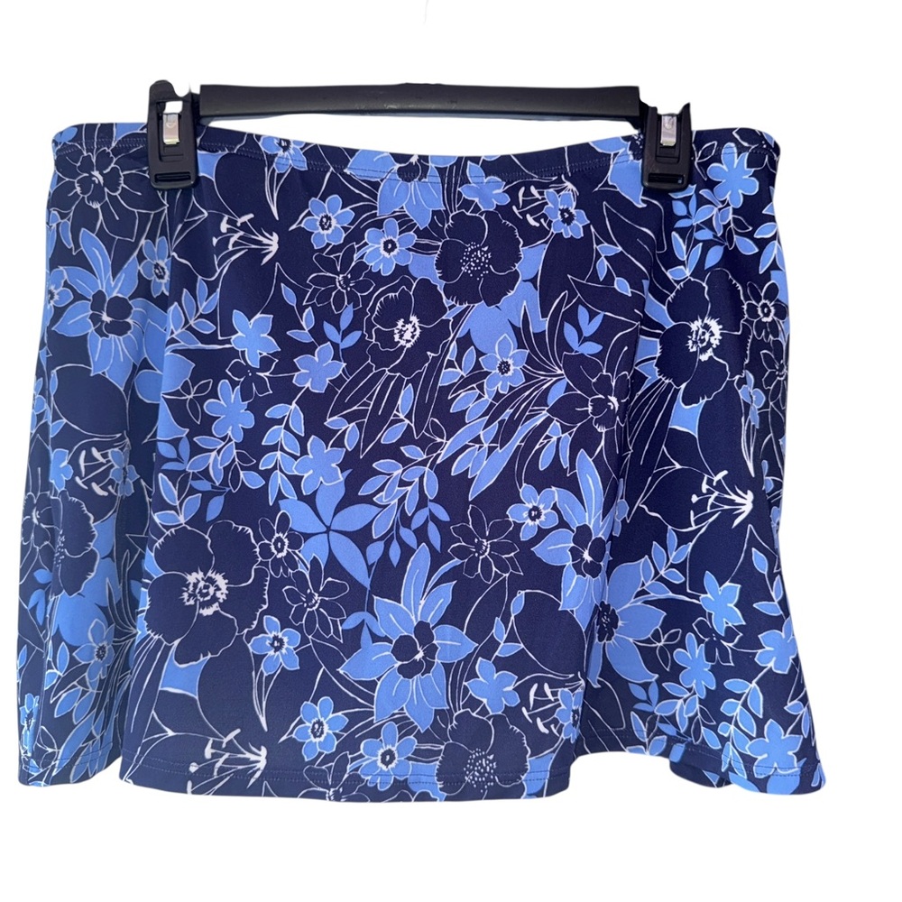 L.L. Bean Blue and White Leaf Pattern Skirt
